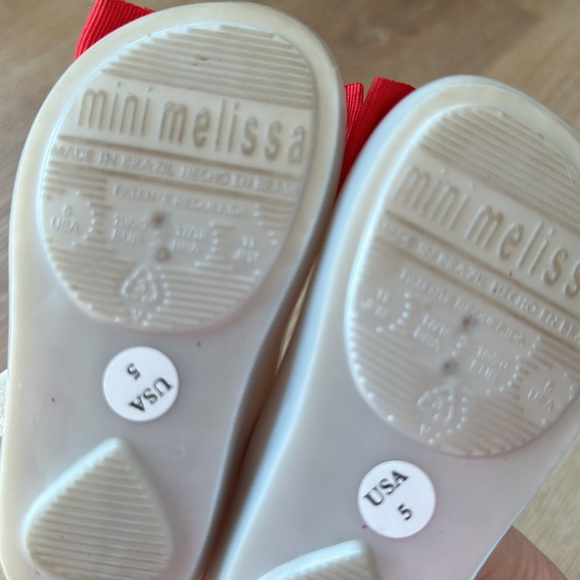 Mini Melissa with red bow size 5 - Picture 6 of 6